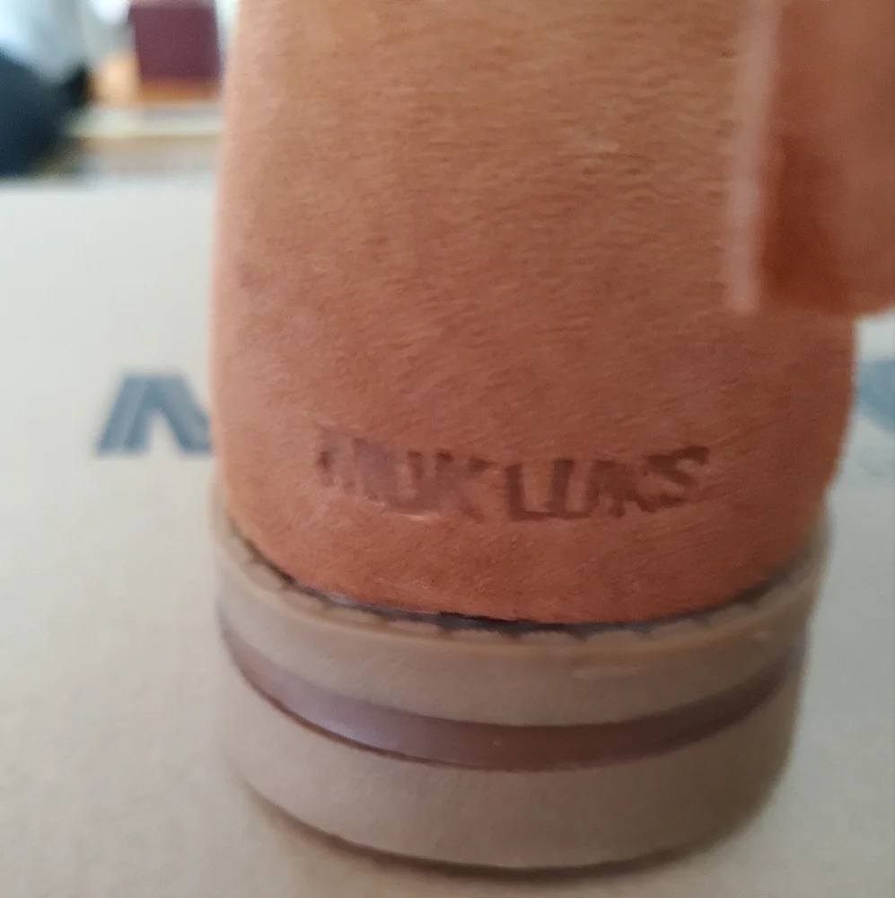 0871. NWTs ~ Original Leather Muk Luks ~ in Cognac~ w/Wool Blend Turn Down Cuff - Picture 7 of 16